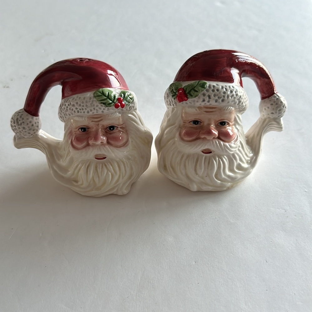 Vintage Marked 1997 Copyright CM Ceramic Santa Salt & Pepper Shakers